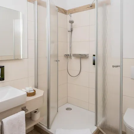 Hotel Haus Am Ruhig Gelegen 50m Zum Ostseestrand