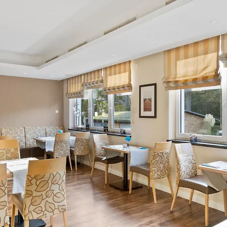 Haus Am Ruhig Gelegen 50m Zum Ostseestrand Hotel