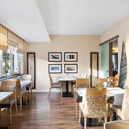 Haus Am Ruhig Gelegen 50m Zum Ostseestrand Hotel *