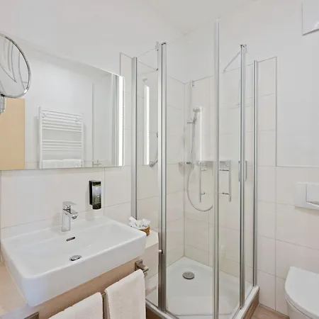 Hotel Haus Am Ruhig Gelegen 50m Zum Ostseestrand *